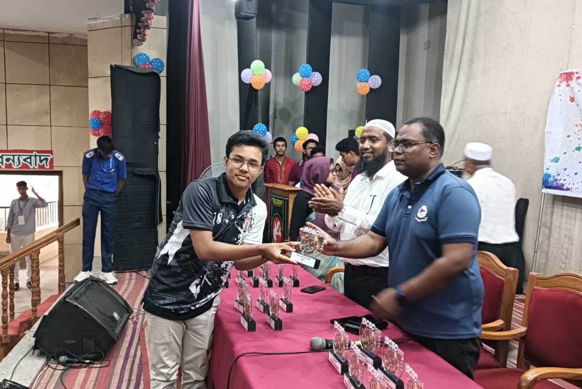 দিনাজপুরে কালেক্টরিয়ান জ্ঞান বিজ্ঞান  ও বির্তক উৎসব অনুষ্ঠিত