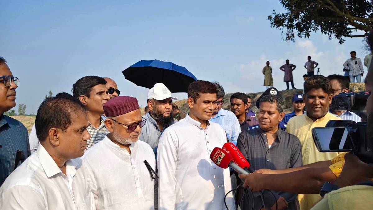 কাহারোলে খাল খনন কার্যক্রম পরিদর্শন করেছেন পানি সম্পদ প্রতিমন্ত্রী