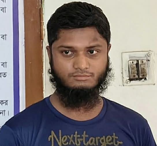 আদিতমারীতে গৃহবধূকে ধর্ষণের অভিযোগে মাদরাসা শিক্ষক গ্রেফতার