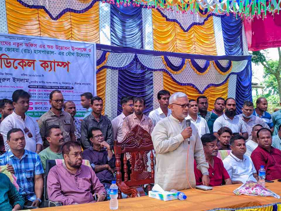 বীরগঞ্জে আলোর ভুবন ও টিএমএসএসের উদ্যোগে ফ্রি মেডিকেল ক্যাম্প