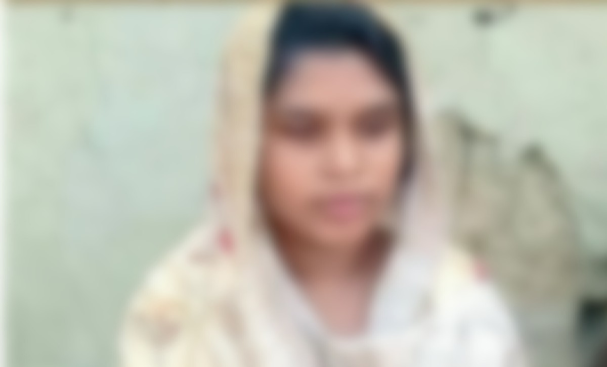বিয়ের দাবিতে তরুণী অবস্থান নিয়েছে প্রেমিকের বাড়িতে