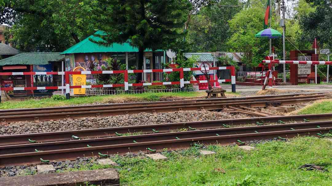 টানা ৭ দিন হিলি স্থলবন্দরের আমদানি রপ্তানি বন্ধ থাকার পর আবারও শুরু